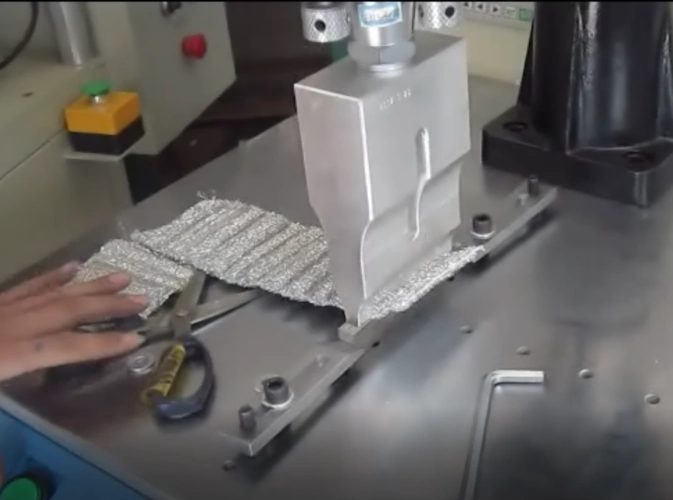 超声波焊接时会出现的问题分析-中山超声波-江门超声波塑焊机厂