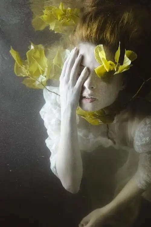 唯美艺术 女摄影师以身体表达内心情欲