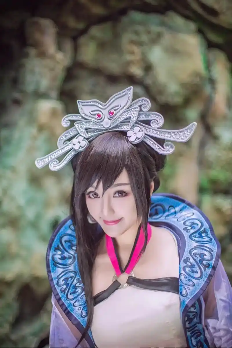 是赤练,亦是红莲