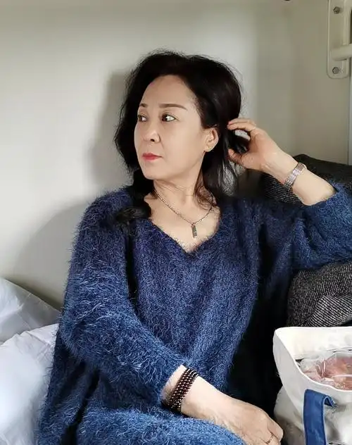 2020年10月26日于防城港,生活瞬间自拍照,女人的优雅是来自于无尽的