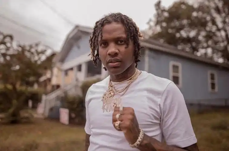 今天是说唱歌手lil durk的28岁生日.