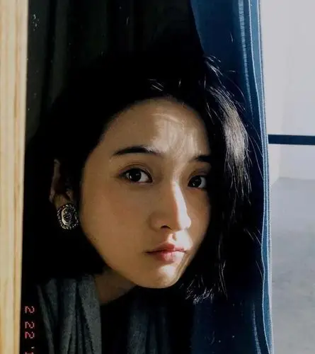 谁是被害者李沐19岁被星探发掘演技爆发获封小周迅