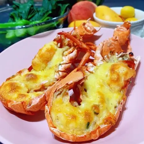不用黄油也超棒的芝士焗波士顿龙虾