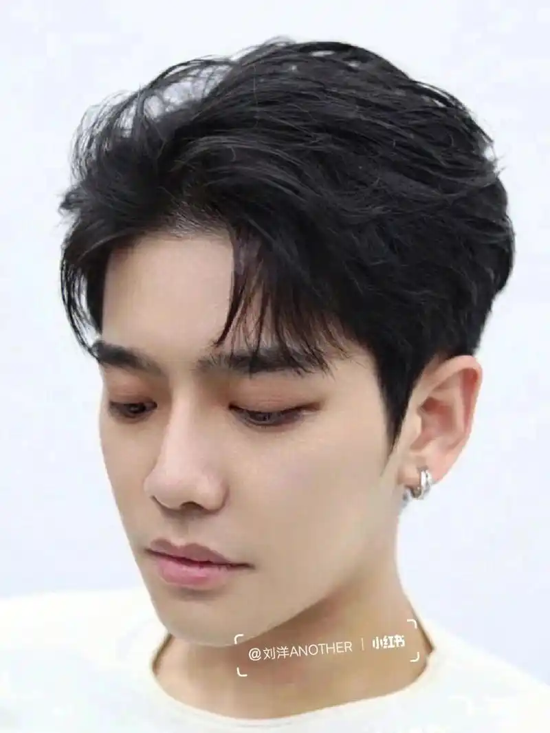 韩系三七分男士发型推荐  #韩式气垫烫!