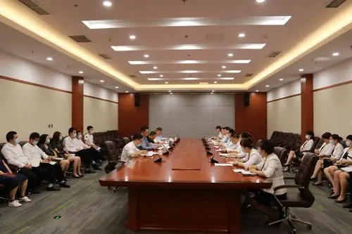 会展公司组织召开传达《集团公司董事长半年工作会讲话精神》学习会议