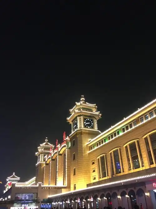 北京站夜景 街景 天空