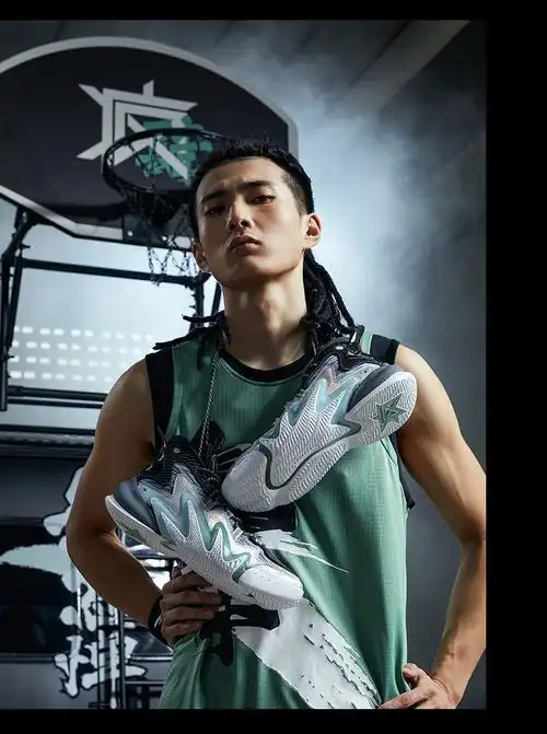 安踏要疯4狂潮2代篮球鞋男夏季外场实战高帮耐磨透气战靴肆无忌惮