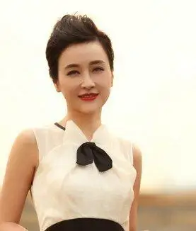 并且一直工作到如今,杨娟在凤凰卫视主持过很多的节目杨娟主持的节目