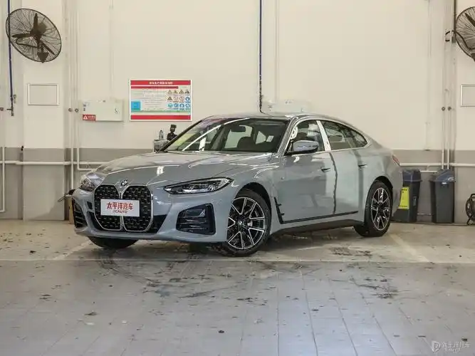 宝马4系 2021款 改款 425i 敞篷m运动曜夜版油耗高不高 宝马4系购车