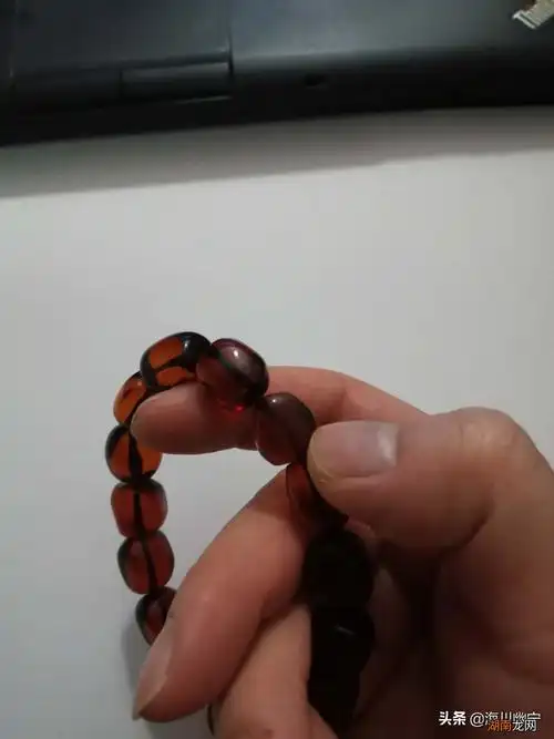 肉眼分辨真假血珀对照图片 血琥珀真假鉴别技巧