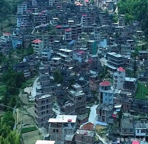 珊屏村隶属于福建省泉州安溪县长卿镇,在乡政府驻地西11公里处,同发