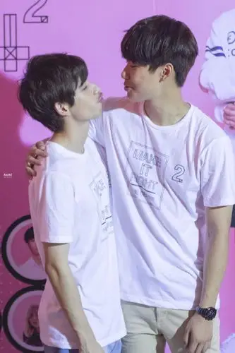 泰剧爱来了别错过 toeysittiwat book 学霸 ohmpawat frame 陈炳林