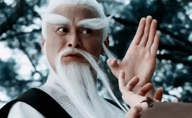 白眉大侠:日月老人的武功造诣比肩武圣,说说青出于蓝的房书平