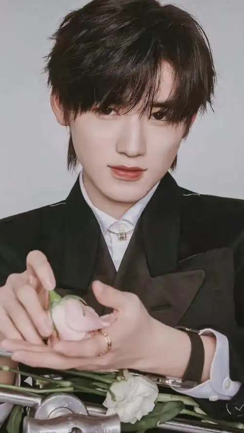 壁纸头像写真宋亚轩时代少年团赞评论更多所有评论你也来说些什么吧