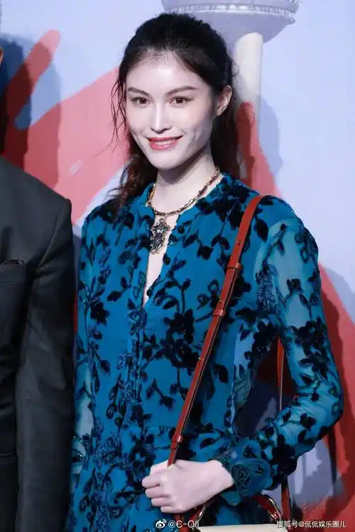 何穗,这身材是真的绝!