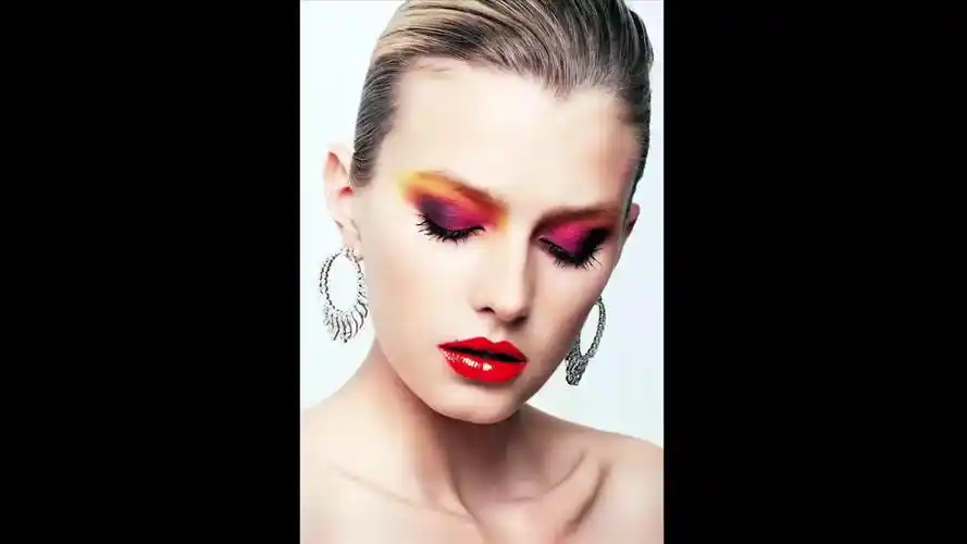 sigrid agren model by fashion channel_哔哩哔哩 (゜-゜)つロ 干杯