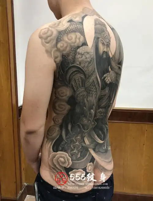 满背关公纹身作品
