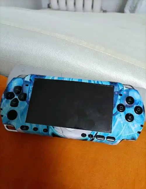 西安地区转让索尼psp3000正版游戏机99成新16g