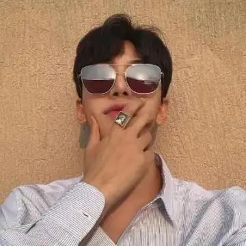 2019微信男生头像经典高大帅气 以前打扰了以后不会了