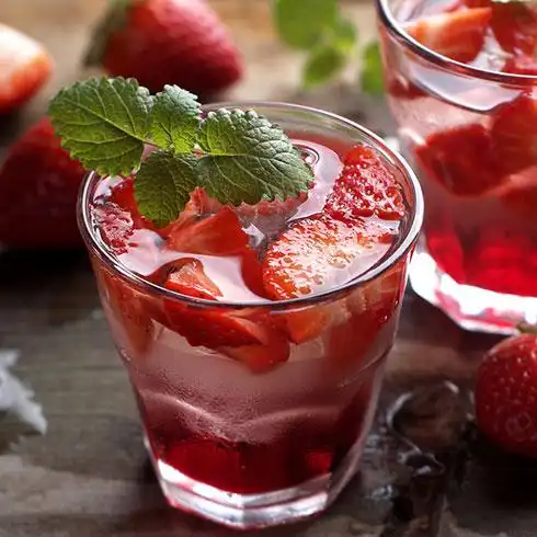 暮雪之约潮流餐吧-冰凉草莓茶