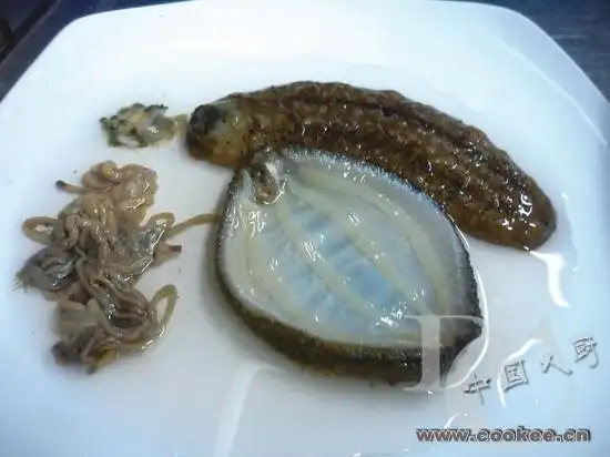由于活性物质保留在体内,所以其营养价值高,特别是海参的肠子,性腺(即