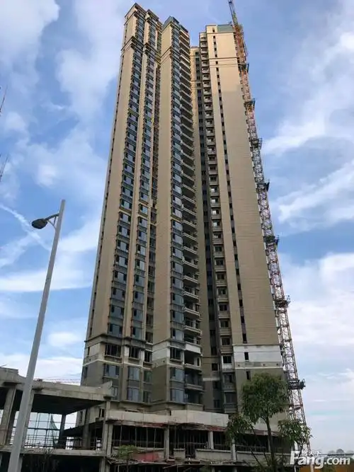 恒大都会广场新拍现场谍照实时了解楼盘新动态