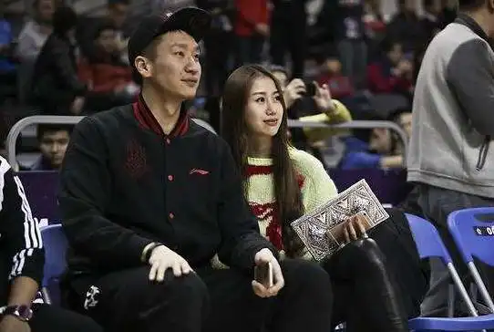 易建联的娇妻孙悦的妻子郭艾伦的女友都有一个相同点