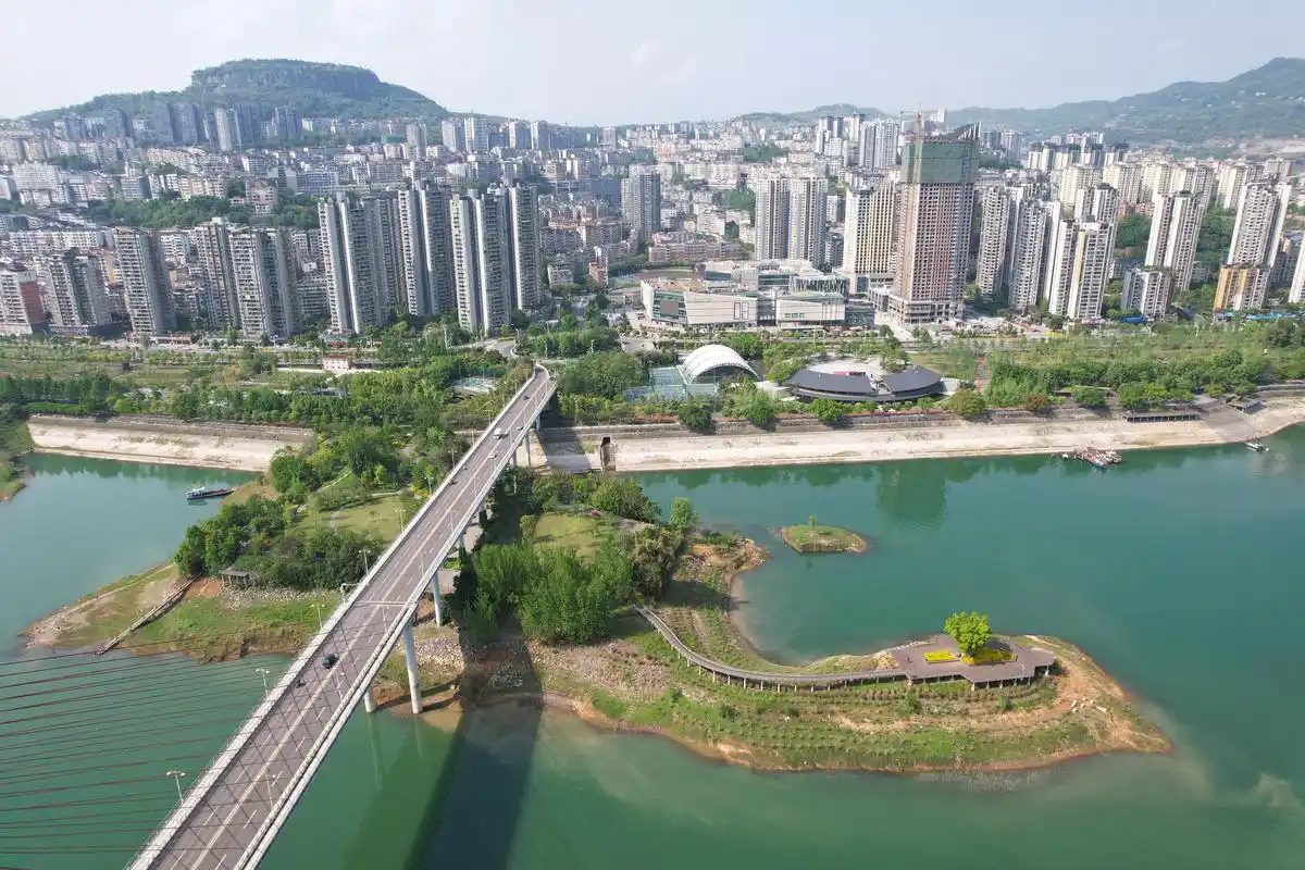 视觉重庆|云阳县:山,水,人,城,景融为一体,市民享高品质城市景观