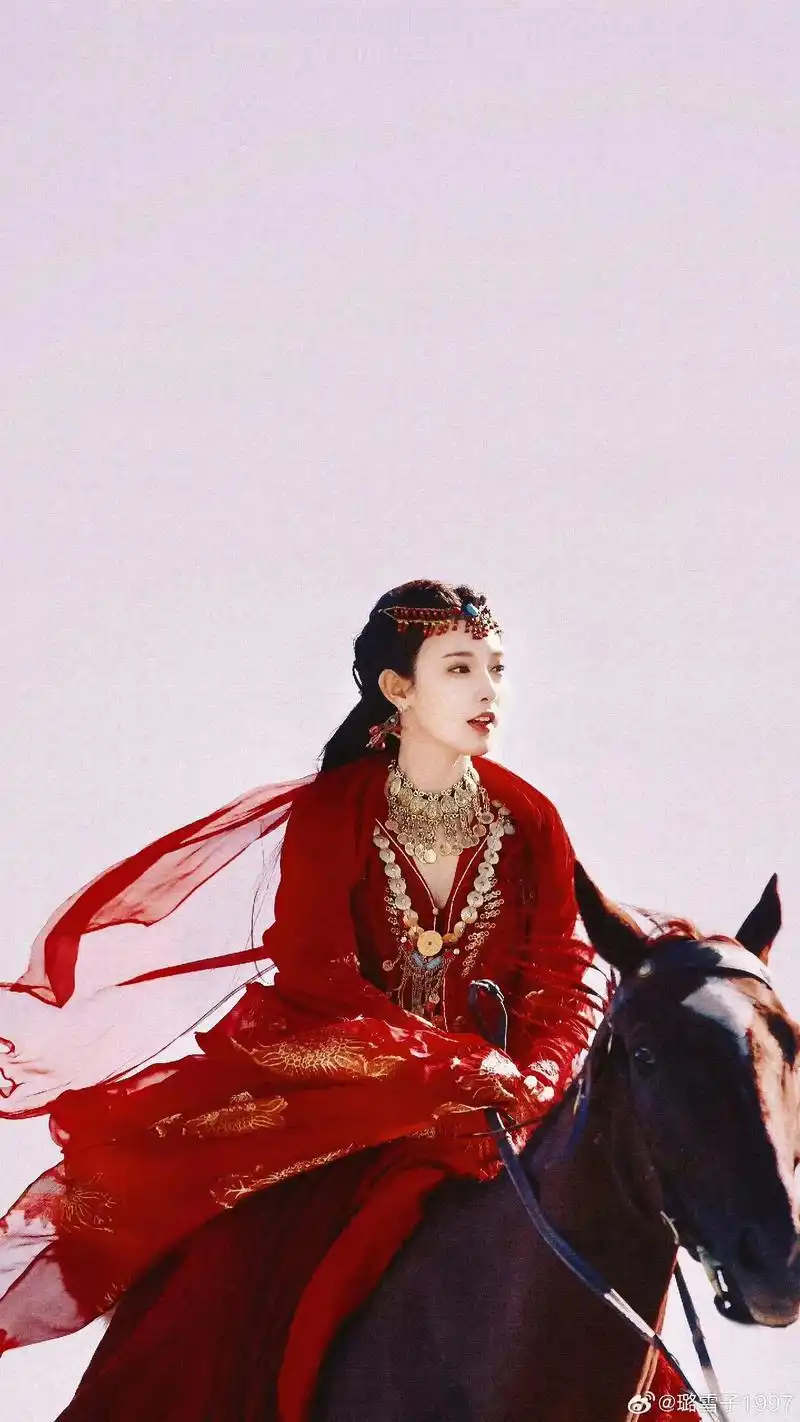 曲小枫-红衣含笑来,白衣染血去.#东宫 #李承鄞小枫 #彭小 - 抖音