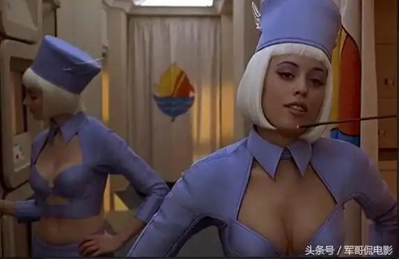 吕克贝松一部披着"科幻大衣的喜剧片"《第五元素》!