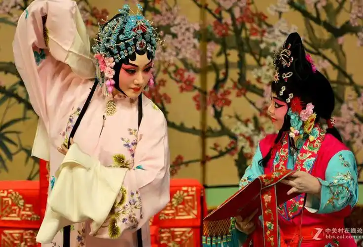 京剧《锁麟囊～耳听得悲声惨》欣赏