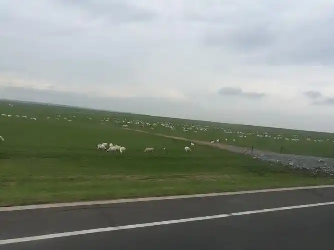 lemmaid="7620208">西乌珠穆沁旗 /a>东南部,东,东南与赤峰市阿鲁科