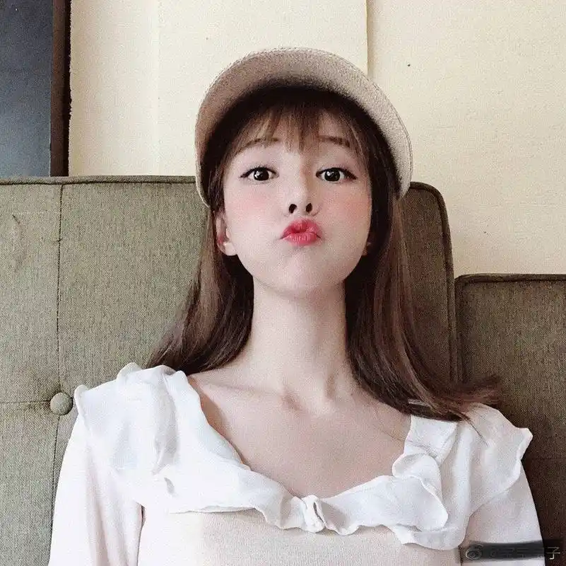 虎牙七夕发女朋友不求人与宝子组队吃鸡buff加成怒斩18杀