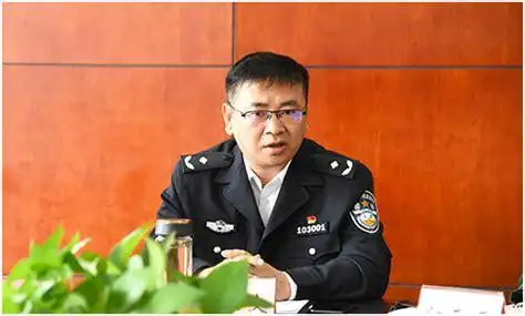 内江市公安局 >> 内江市副市长杨绍文主持召开内江市公安局与武警内江