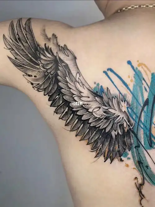 后背翅膀纹身分享