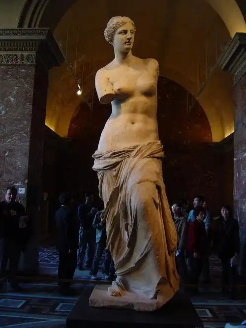 阿芙洛狄忒(aphrodite):爱与美的女神,以"维纳斯"著称