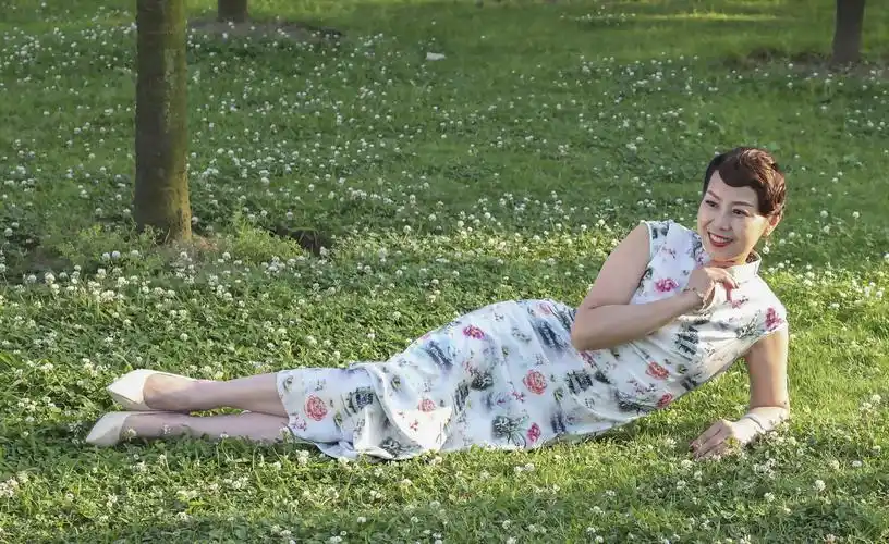 女性丰采,风韵犹存