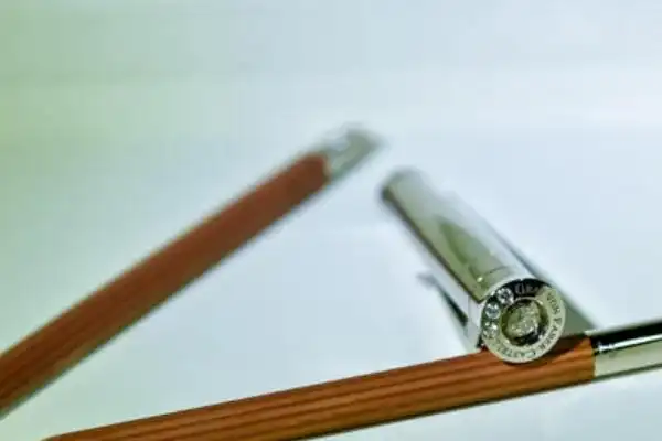 世界上最贵的橡皮价值i500元一块使用白金镀膜