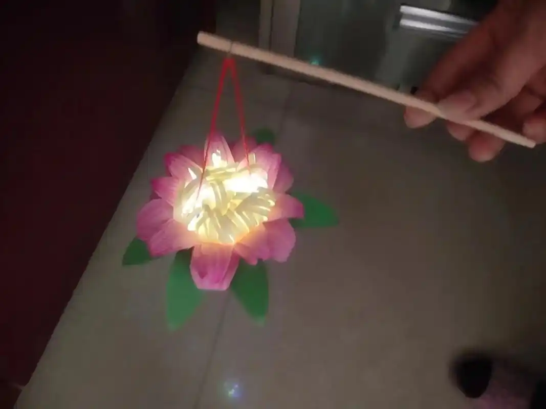 元宵之小手工花灯之二#元宵节花灯手工 #手工灯笼的简便做法 - 抖音