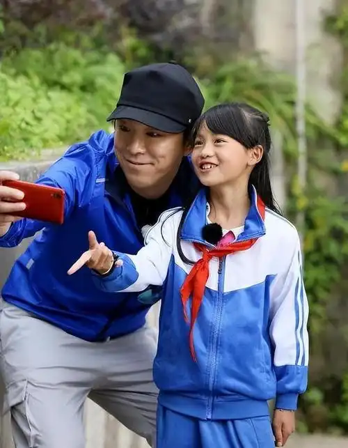 打着爱国幌子放弃国籍!黄渤花钱让女儿改国籍,真相曝光让人失望