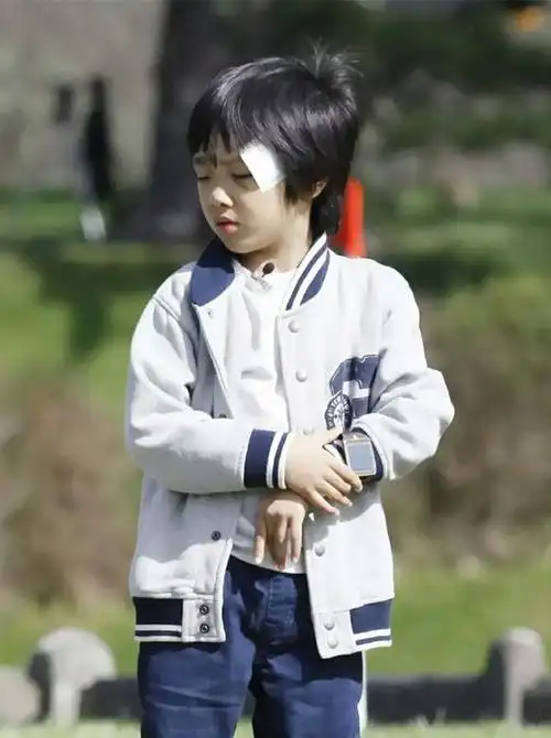 吴镇宇儿子费曼现在瘦下来了吗 吴镇宇儿子费曼(16)