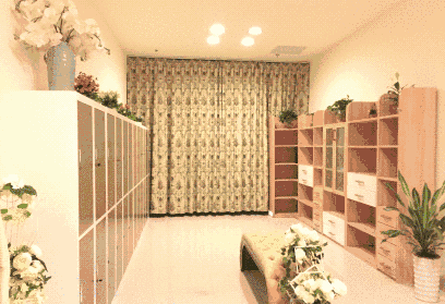 98更衣室服务,美一天,换装新生.