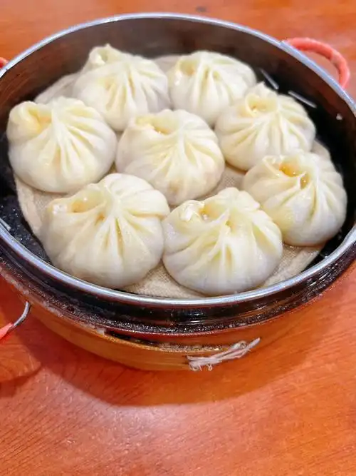 碳水的一天.#美食分享 #嵊州 #新昌 #豆腐煎包  羊骨头 - 抖音