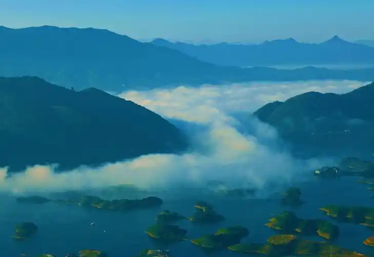 极美湖北每日一景丨黄石仙岛湖千岛竞秀云雾飘渺