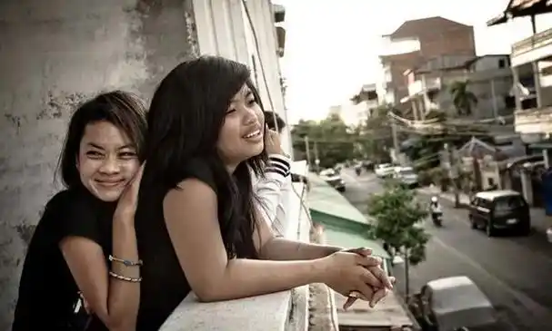 柬埔寨为什么这么乱?东南亚成白人寻欢天堂,美国是罪魁祸首