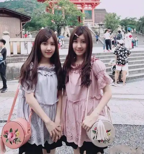 台湾最美双胞胎姐妹花长大了,你还能认出她们吗?