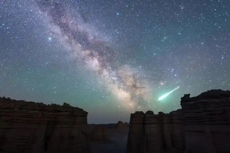 你也喜欢星辰吗拍摄银河的正解在此