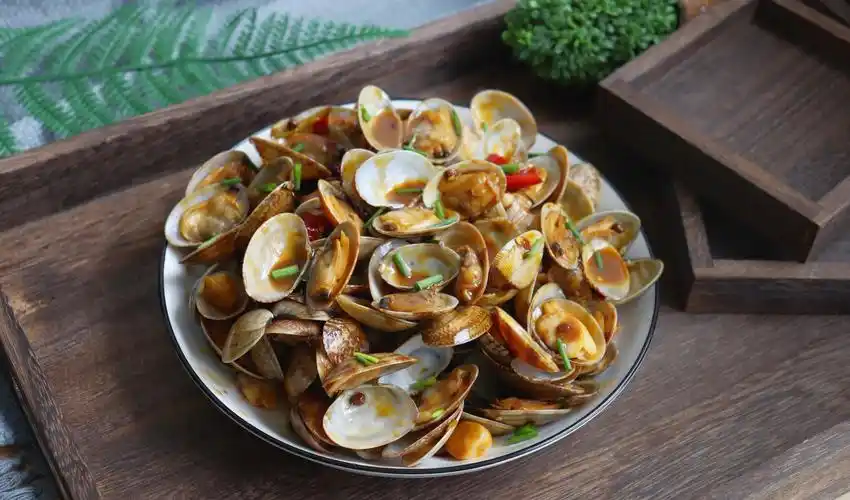 在我们当地花甲被称之为蚬子,如果你们来我们当地旅游,也有一道特色