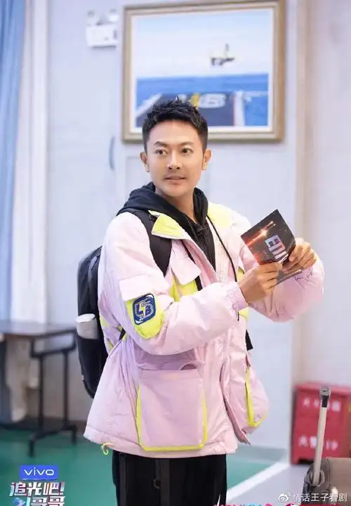 印小天发文回应综艺中被杜淳搭话:每个人都需要被鼓励