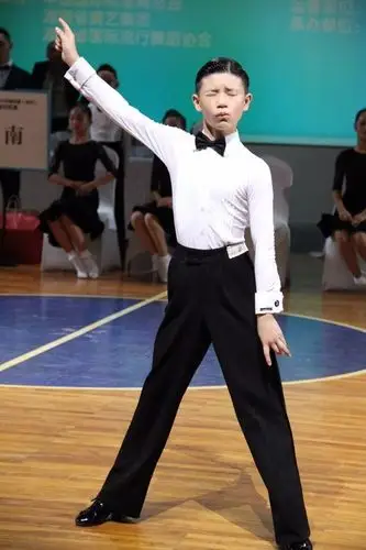 能作为嘉宾,被其他国家邀请进行表演,i姐也希望在今后,我们中国的少年